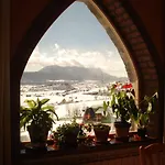 El Churron Hotel Larres